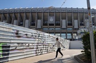 
					Spanish league and players still far apart on salary cuts
				