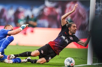 Leipzig hands Kampl new deal after injury-hit season