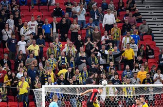 
					Fans ignore social distancing at Hungarian Cup final
				