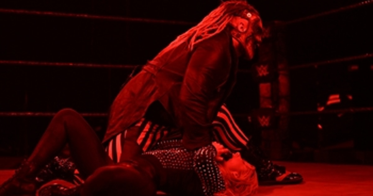 “The Fiend” Bray Wyatt reemerges to take out Alexa Bliss SmackDown, July 31, 2020 FOX Sports