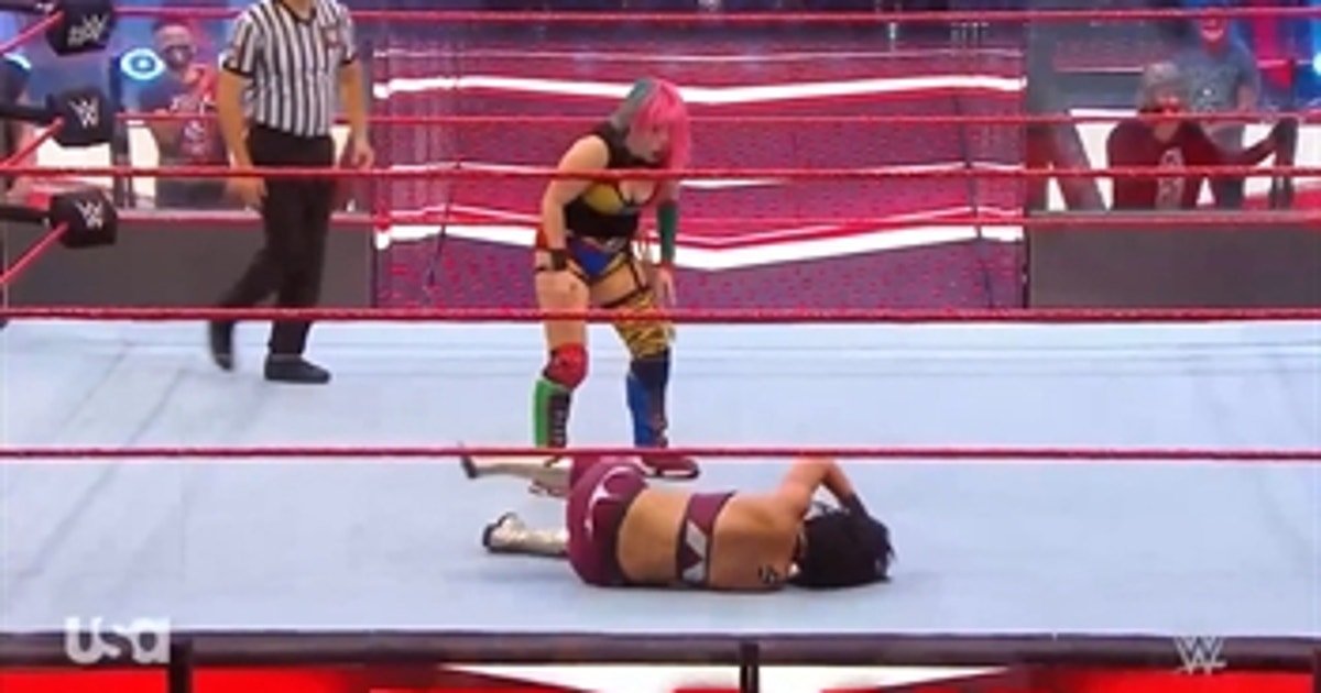 Asuka takes on Bayley in Champion vs. Champion match | WWE ON FOX | FOX