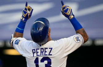 Royals reinstate Salvy from IL, option Viloria