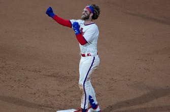 Bryce Harper goes 3-for-3 with two RBI, Phillies edge Blue Jays, 8-7