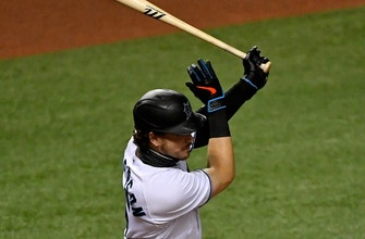 Brian Anderson hits home run to even score vs. Nationals, 2-2