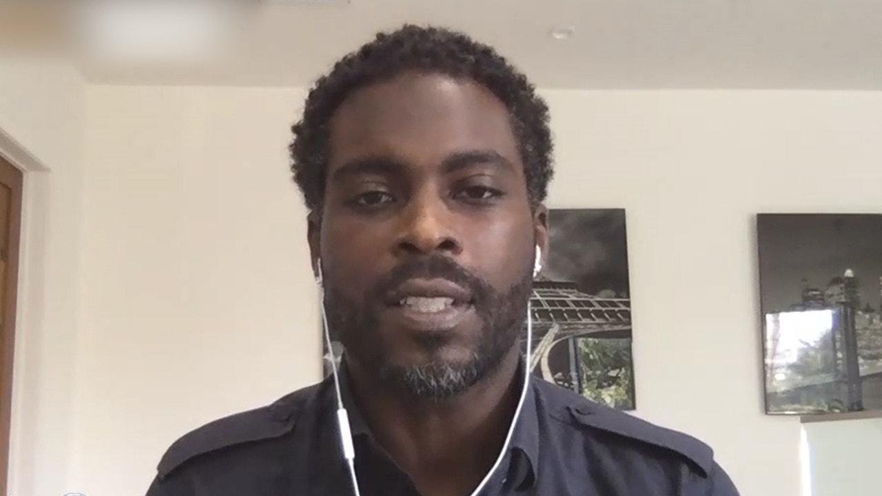 Michael Vick on the progression of black quarterbacks & it’s importance