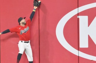 Foul mouth: Brewers feed off coach's ejection, beat Indians