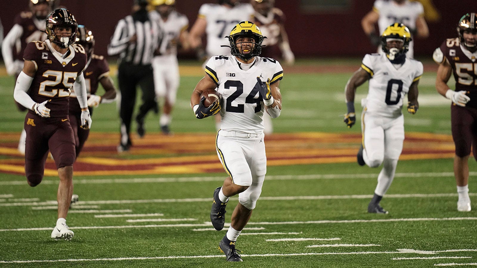No. 18 Michigan runs away from Gophers 4924 in season opener FOX Sports