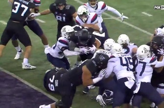 Washington strip-sack sets up one-yard TD run to take 17-0 lead over Arizona