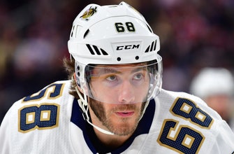 Totally expected: Blues sign Mike Hoffman to one-year deal
