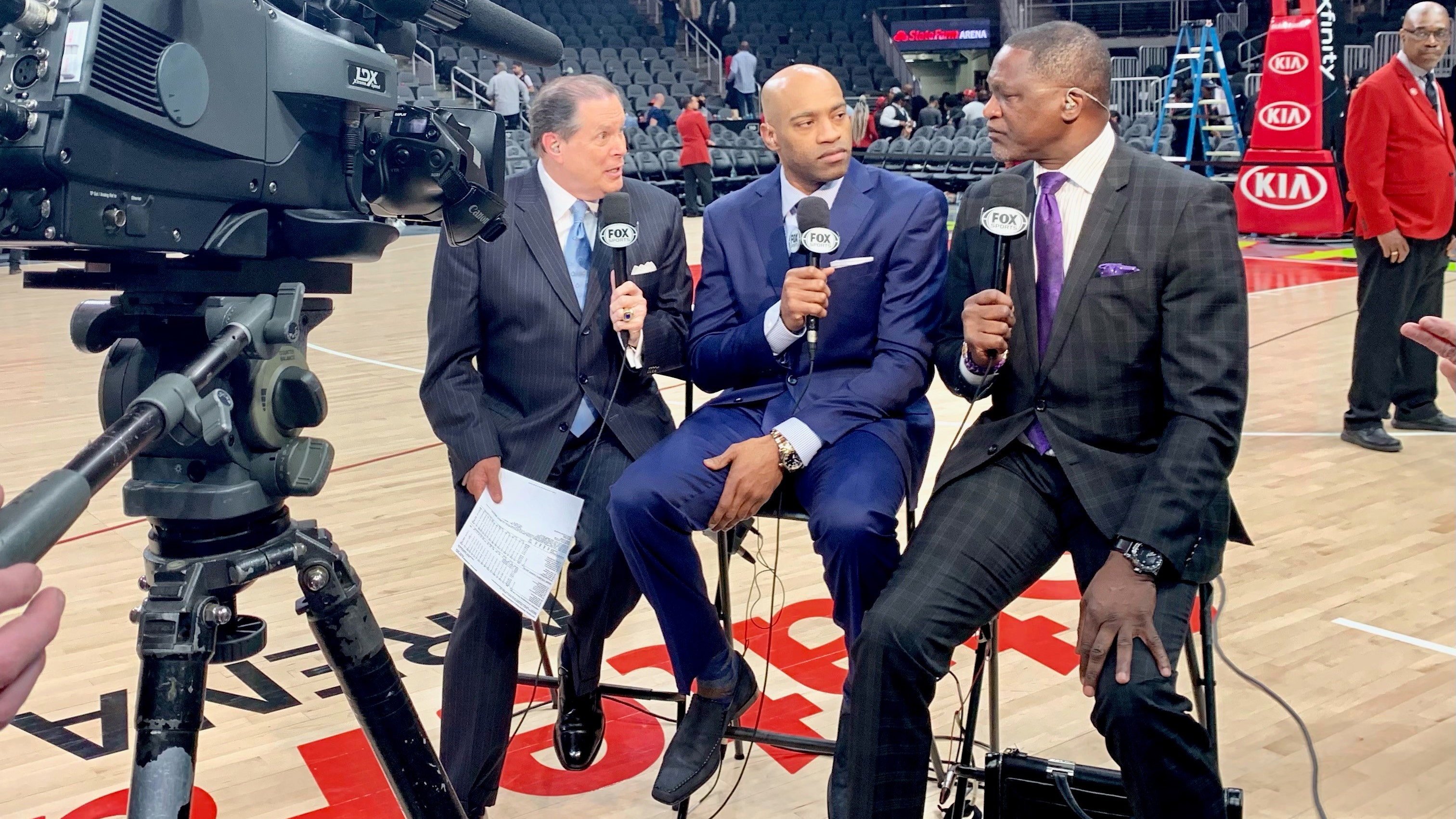 FOX Sports Southeast adds Vince Carter to Hawks broadcast team for select  telecasts | FOX Sports