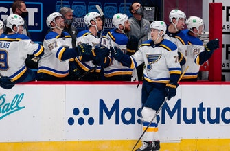 Sundqvist scores twice as Blues defeat Avalanche 4-1 in season opener