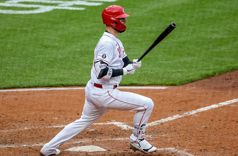 Jesse Winker’s second homer of the night gives Reds 5-1 lead over Brewers