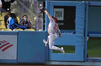 Cardinals take advantage of stellar defensive performance to beat Dodgers, 3-2