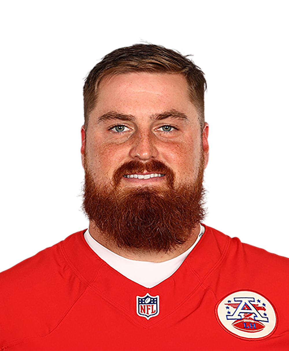 Chiefs' Lucas Niang, Andrew Wylie work at RT with Mike Remmers injured