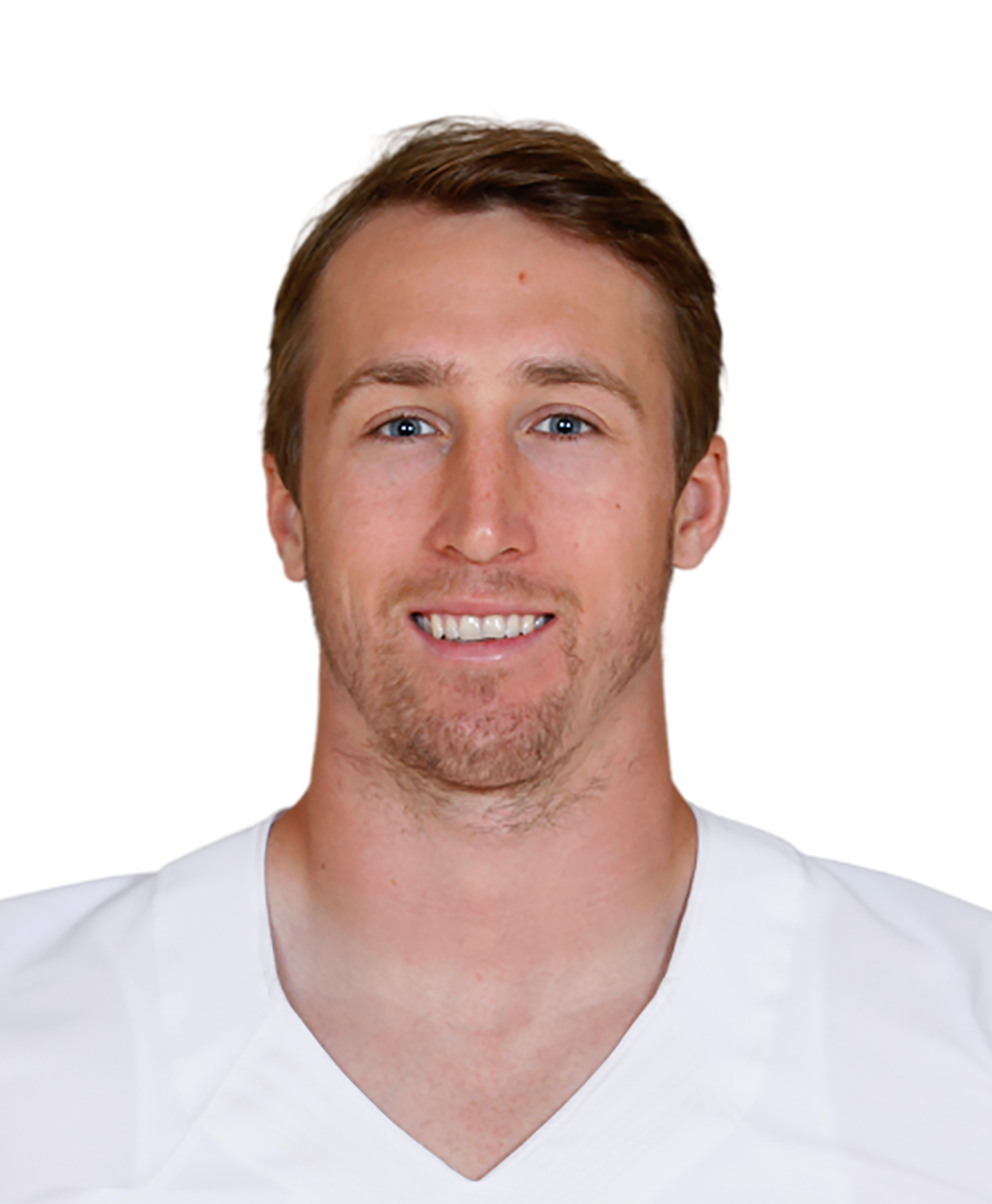 Dallas Cowboys linebacker Sean Lee coaching