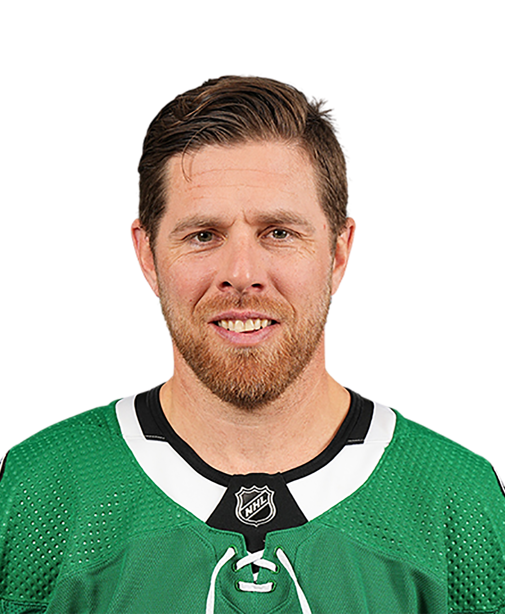 Polish American Celebs - Joe Pavelski (July 11, 1984) Joseph Pavelski is a  professional hockey player now playing for the San Jose Sharks. He scored a  goal in his first NHL game