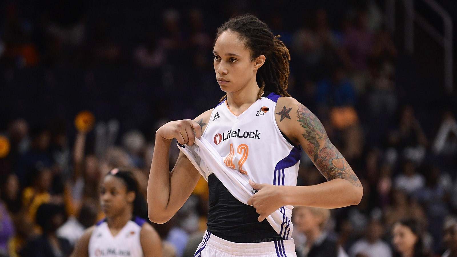 Wnba Star Brittney Griner Makes 12 Times More In China Fox Sports