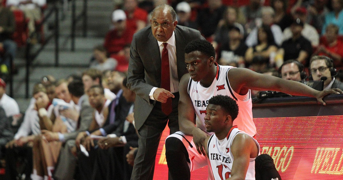 Texas Tech's Tubby Smith wins Wooden Legends of Coaching award | FOX Sports