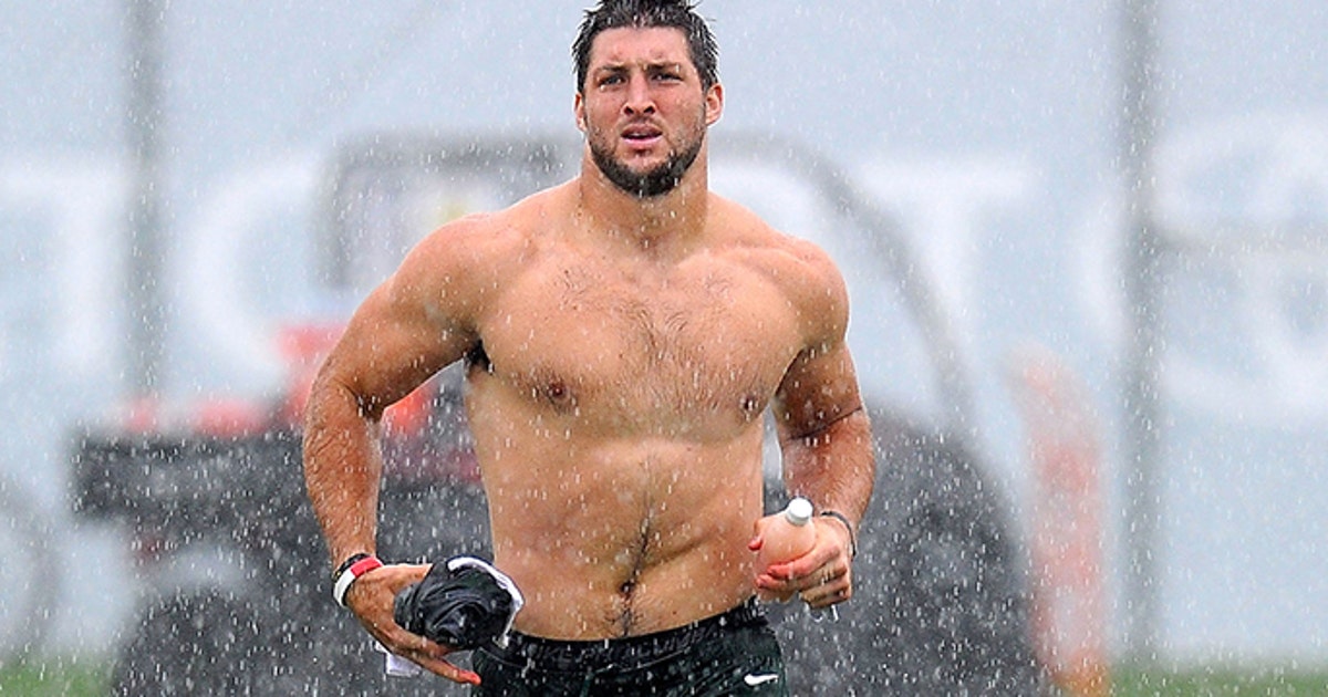 How Does Tim Tebow Feel About Being One Of People S Sexiest Men Alive Fox Sports