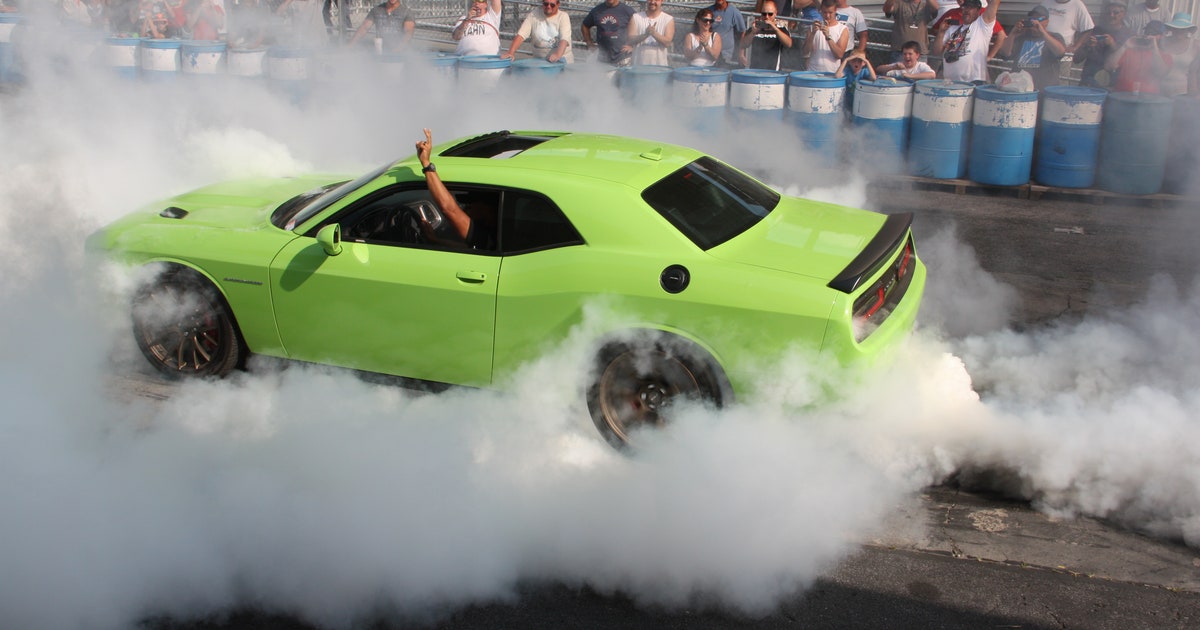 Video Chrysler Ceo Does Burnout In 707hp Dodge Challenger