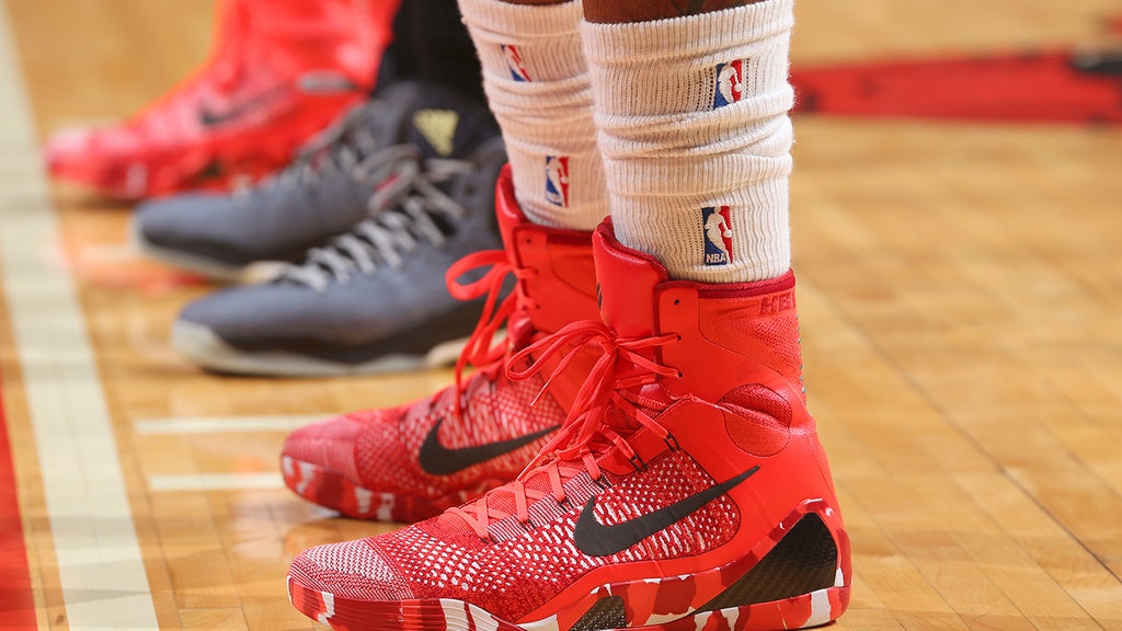 kobe 9 christmas on feet