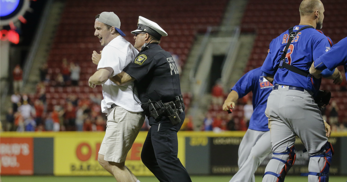 Cubs fan explains why he rushed field after Arrieta's no-hitter | FOX ...