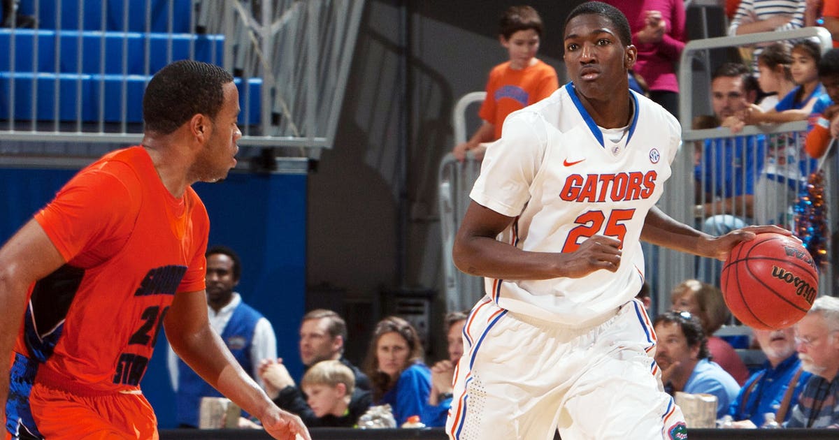 Florida basketball guard DeVon Walker suffers seasonending knee injury