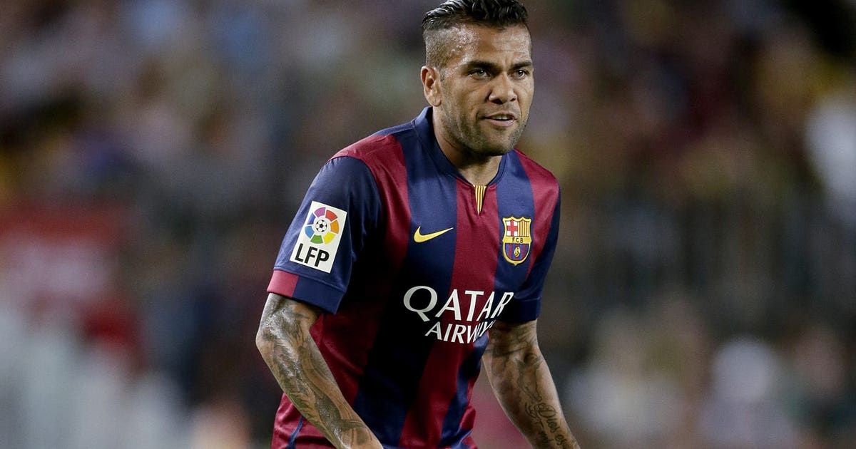 Dani Alves vows to fight for place at Barcelona despite transfer rumors ...