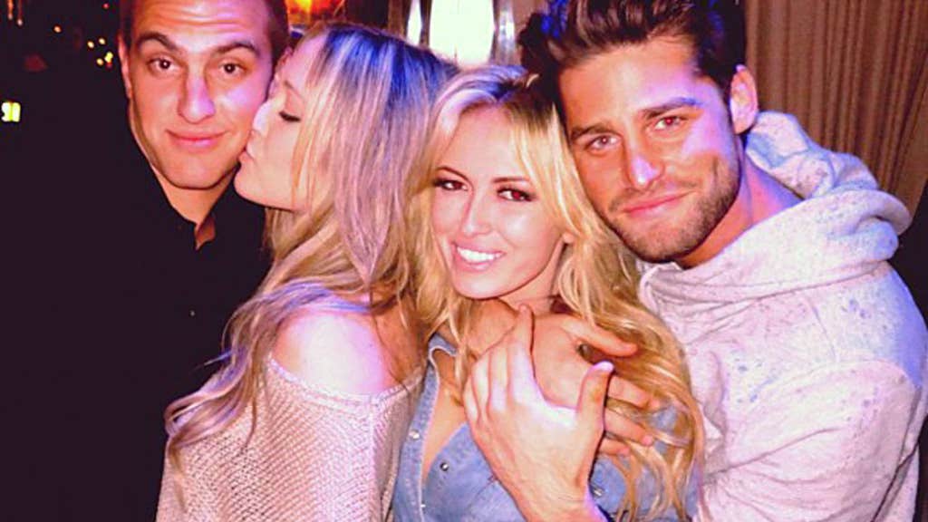 Paulina Gretzky S Twitter Photos Fox Sports