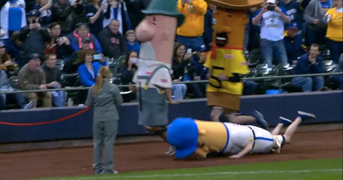 Brewers sausage race ends with painful face plant at ...
