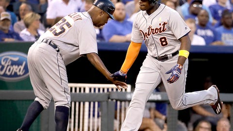 Upton Powers Tigers To 6 5 Victory Over Royals Fox Sports