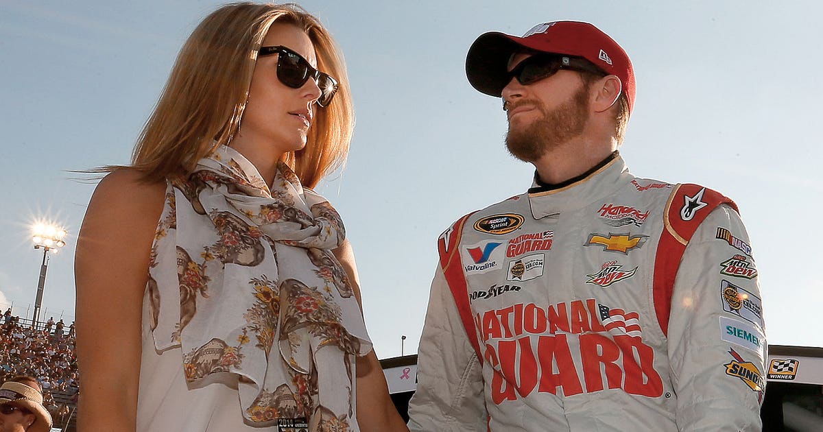 Dale Jr. proposes to longtime girlfriend during vacation in Germany - VietN...