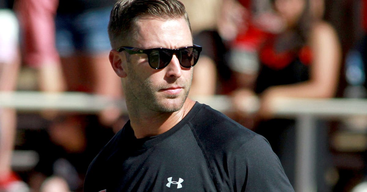 Kliff Kingsbury and his '.y voice' come to elderly woman 