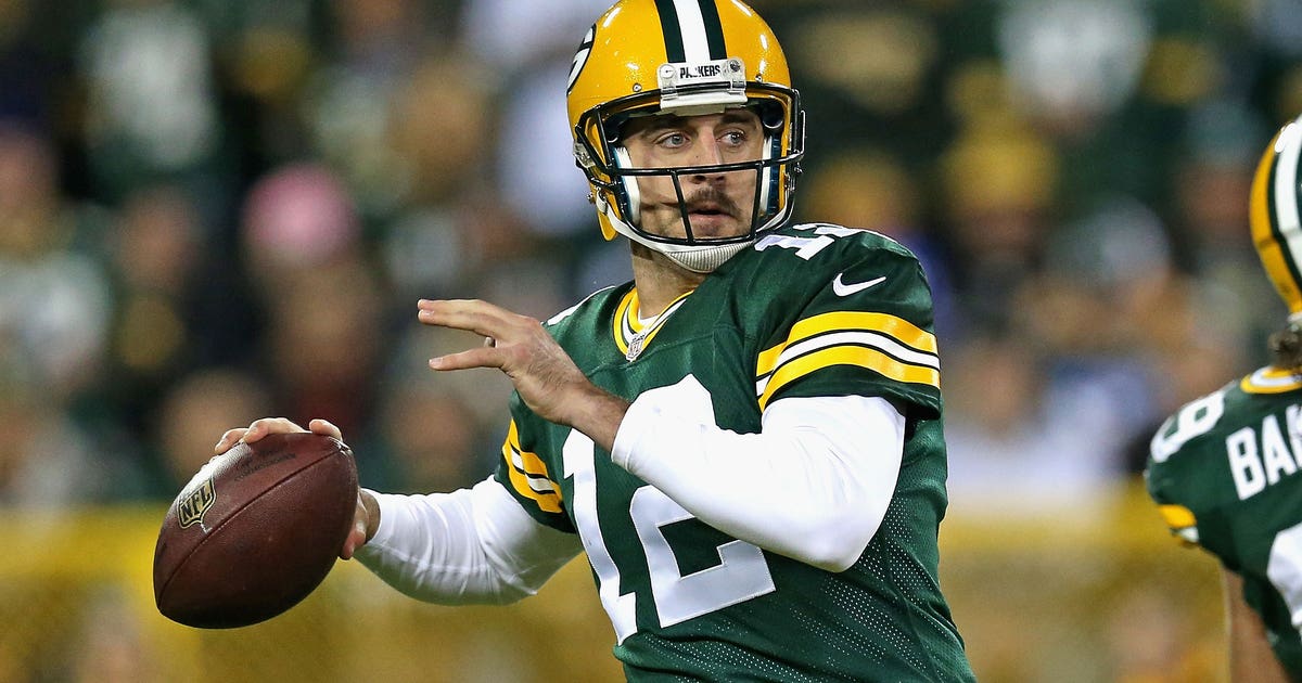 who has better stats in 2014 roma or aaron rodgers