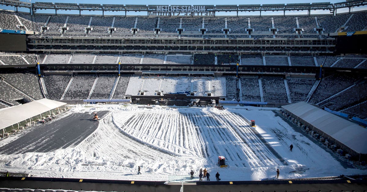 Snow far, snow good: Crews work on digging out MetLife Stadium | FOX Sports