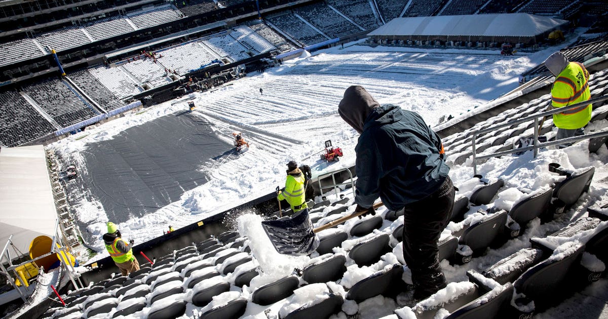 Snow far, snow good: Crews work on digging out MetLife Stadium | FOX Sports