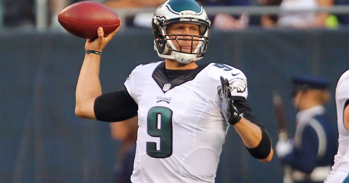 Nick Foles goes undercover at fantasy football drafts as a waiter FOX