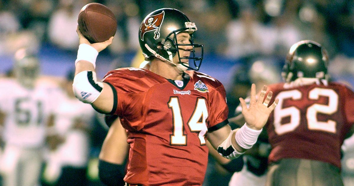 Report ExBucs QB Johnson paid to have footballs scuffed before Super