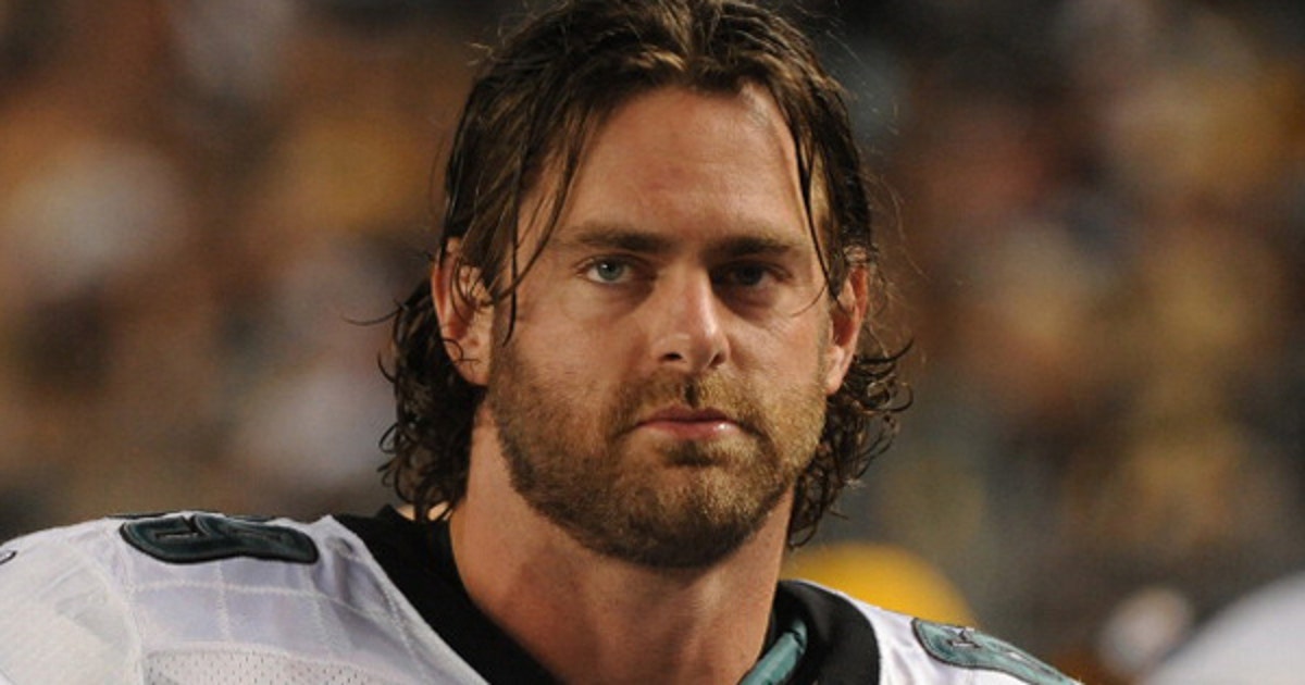 Ex-NFL lineman Evan Mathis selling prized Mickey Mantle card
Ex-NFL lineman Evan Mathis selling prized Mickey Mantle card