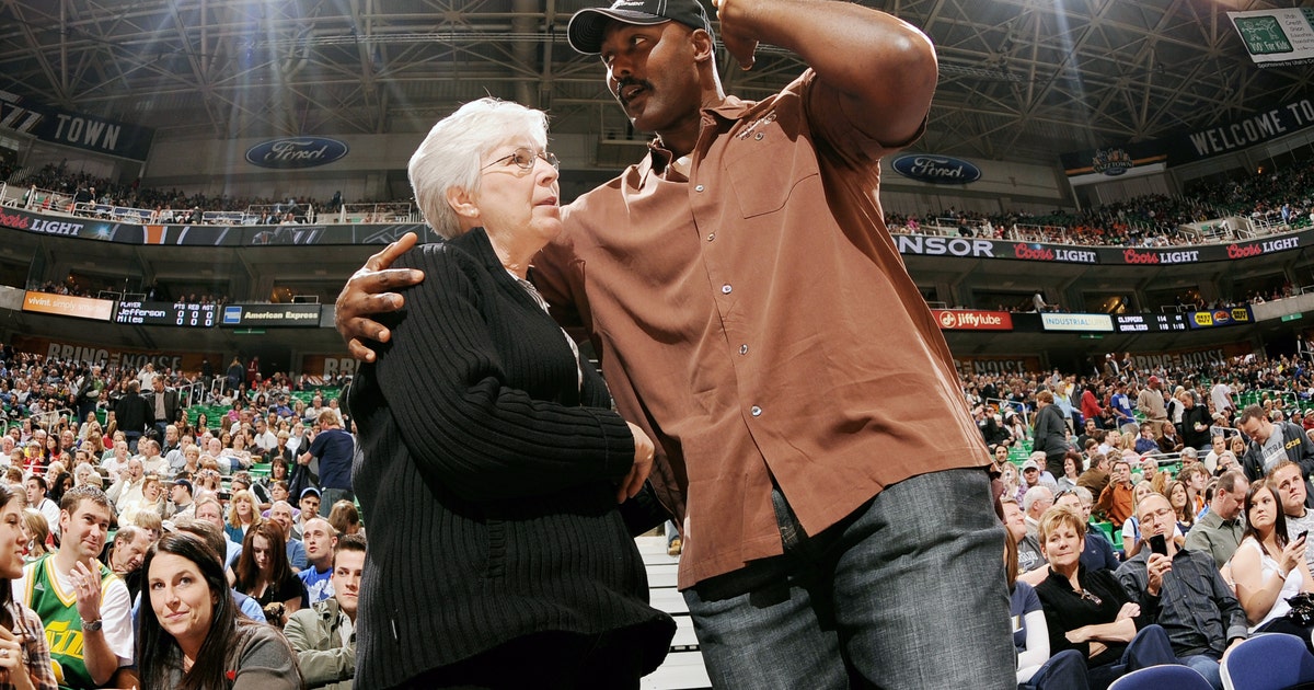 Billionaire girls club 4 of sports' richest team owners are women