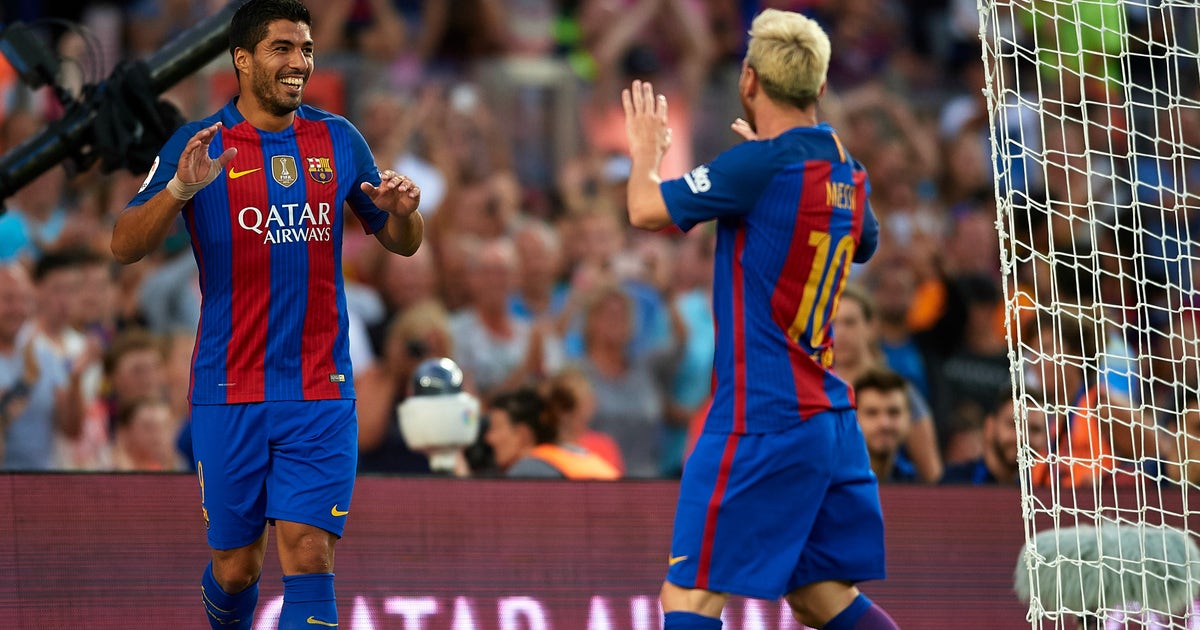 Watch Lionel Messi Pull Off An Incredible Bicycle Kick Assist Fox Sports